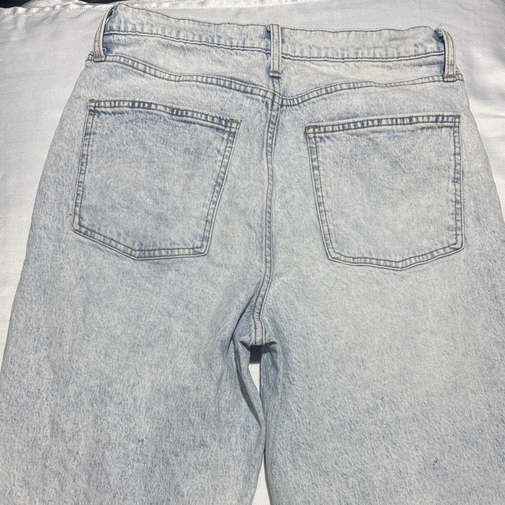 Universal Thread Light Wash Relaxed Men’s Jeans